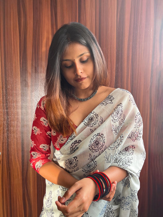 Red and Off-White Printed Cotton Mulmul  Saree